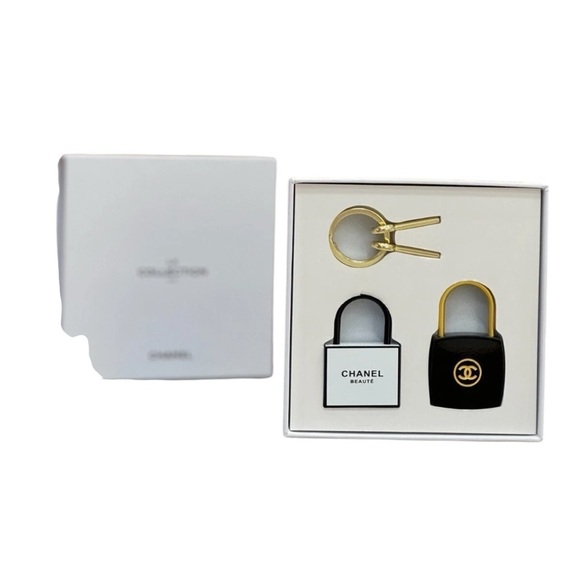 CHANEL Black and White Padlock Duo with Gold Key GWP - Picture 1 of 3